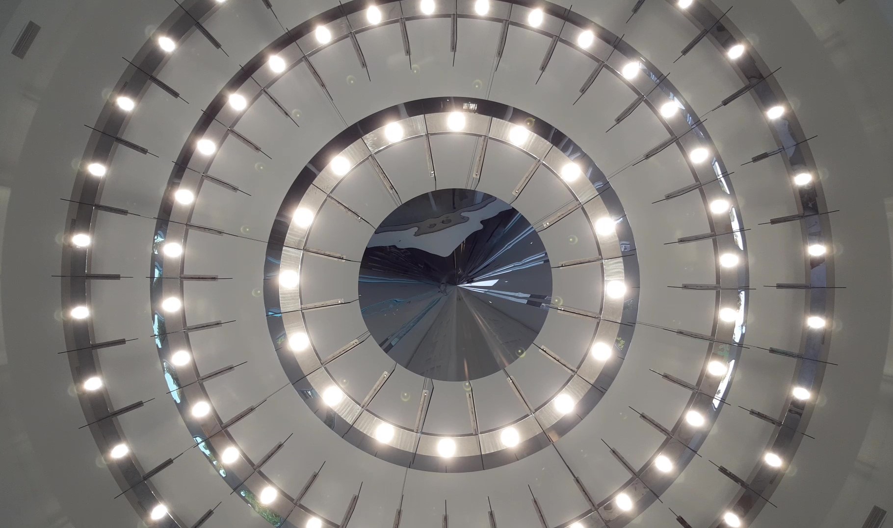 20190522_200835_001_Moment